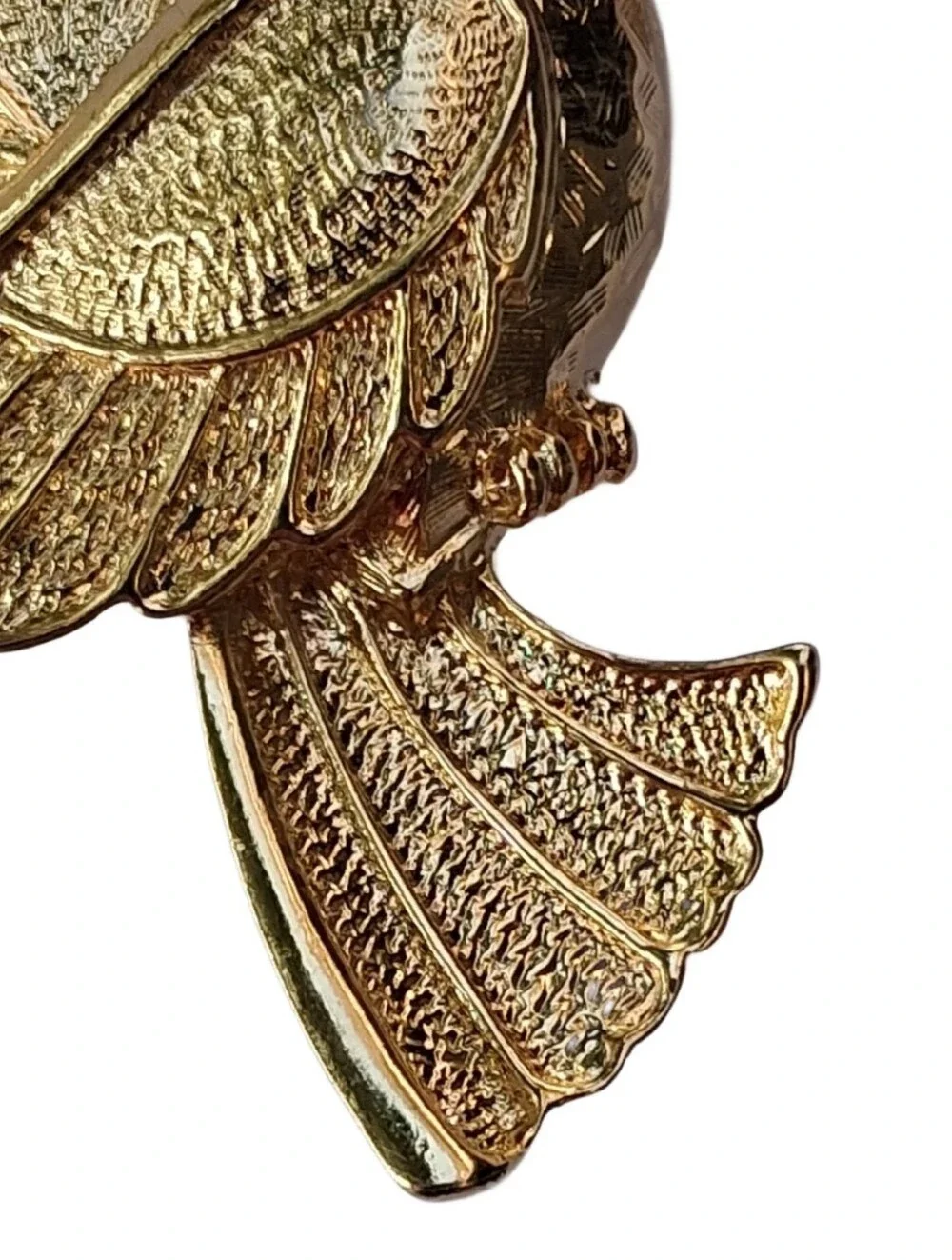 1990 Avon Golden Hummingbird Brooch Textured Gold Tone Ruby Red Rhinestone Eye